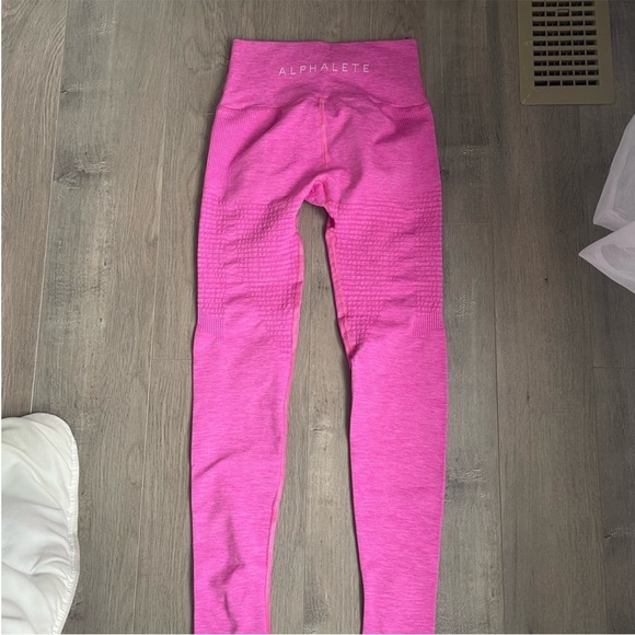 Alphalete Halo Leggings Barbie Pink Like New Size Small - Picture 4 of 6